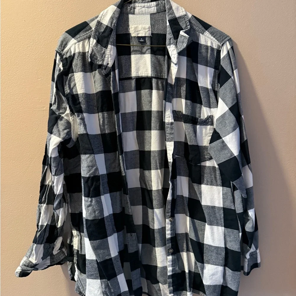 Universal Thread Monochrome Checkered Top - Picture 1 of 3